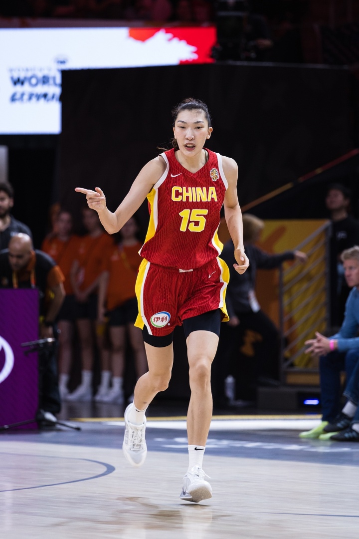 中国女篮在多项数据都处于绝对下风 她们看到与法国队的真实差距